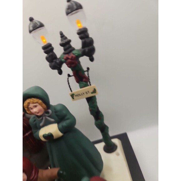 Vintage Christmas Lighted Carolers Musical Holiday Scene Figure 11" - Picture 12 of 16